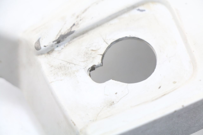 photo de ENTOURAGE COMPTEUR PEUGEOT SX 80 (1986 - 1995) - Gros plan technique