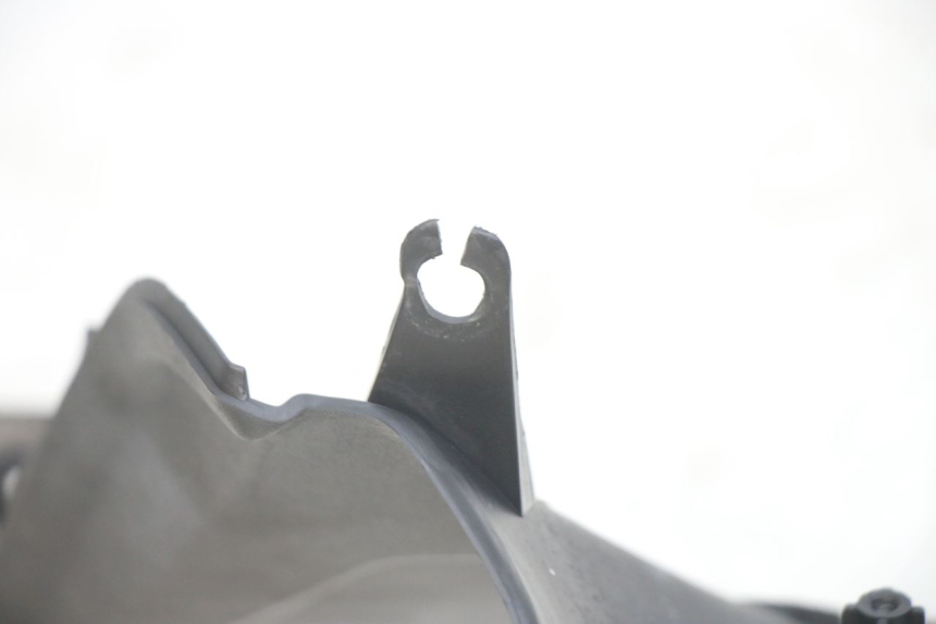 photo de ENTOURAGE COMPTEUR APRILIA SXR 50 (2021 - 2023) - Points de fixation