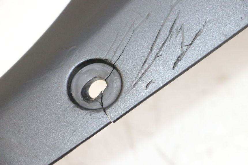 photo de ENTOURAGE COMPTEUR YAMAHA TDM ABS 900 (2002 - 2014) - Détail de la pièce