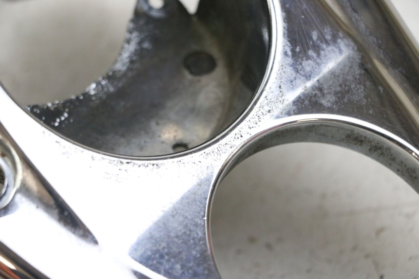 photo de ENTOURAGE COMPTEUR HONDA VT C2 SHADOW 750 (1997 - 2001) - Gros plan technique