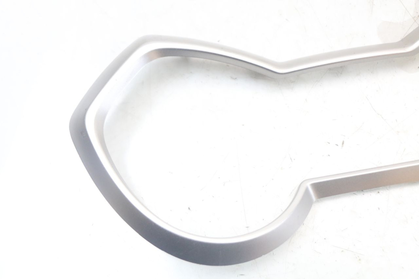 photo de ENTOURAGE COMPTEUR YAMAHA XMAX X-MAX ABS 125 (2017 - 2020) - Détail de la pièce