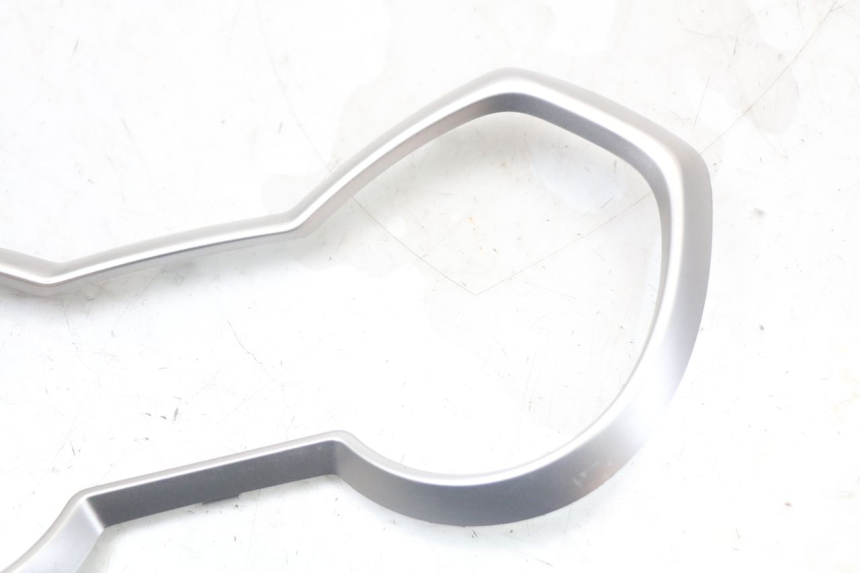 photo de ENTOURAGE COMPTEUR YAMAHA XMAX X-MAX ABS 125 (2017 - 2020) - Zoom état d’usage