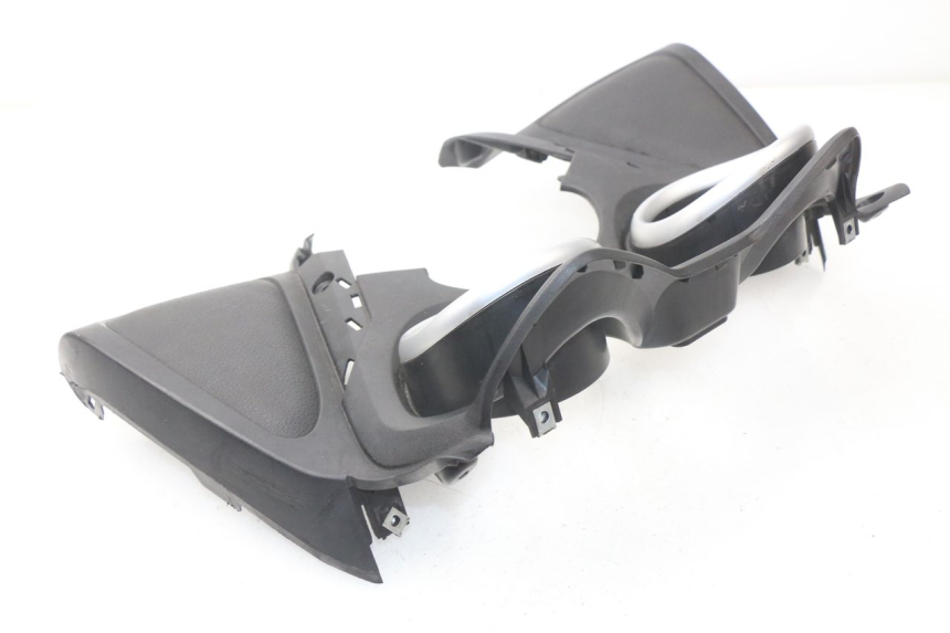 photo de ENTOURAGE COMPTEUR YAMAHA X-MAX XMAX 125 (2010 - 2013) - Zoom état d’usage