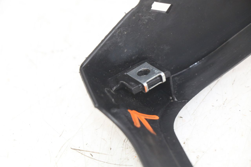 photo de ENTOURAGE COMPTEUR YAMAHA X-MAX XMAX 125 (2010 - 2013) - Gros plan technique