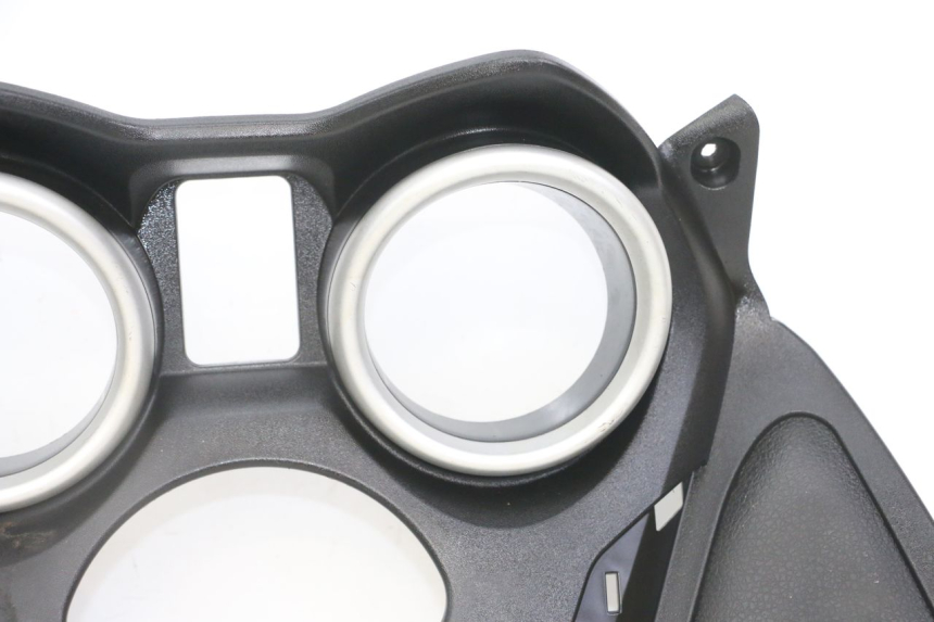 photo de ENTOURAGE COMPTEUR YAMAHA X-MAX XMAX 125 (2010 - 2013) - Points de fixation