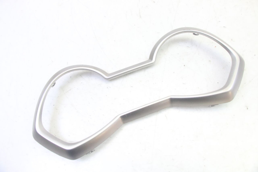 photo de ENTOURAGE COMPTEUR YAMAHA XMAX X-MAX 125 (2021 - 2025) - Détail de la pièce