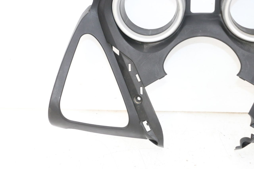 photo de ENTOURAGE COMPTEUR YAMAHA X-MAX XMAX 125 (2010 - 2013) - Zoom composants