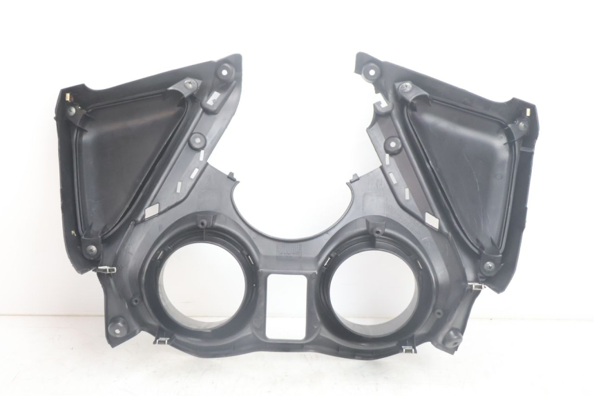 photo de ENTOURAGE COMPTEUR YAMAHA X-MAX XMAX 125 (2010 - 2013) - Gros plan technique