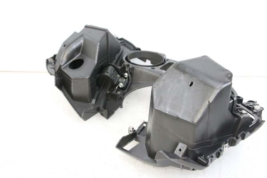 photo de ENTOURAGE COMPTEUR PIAGGIO X10 125 (2012 - 2017) - Détail de la pièce