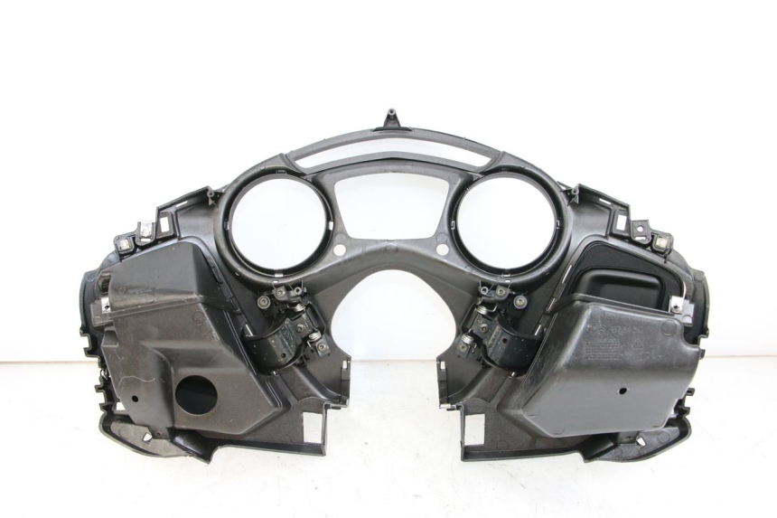 photo de ENTOURAGE COMPTEUR PIAGGIO X10 125 (2012 - 2017) - Autre angle de vue