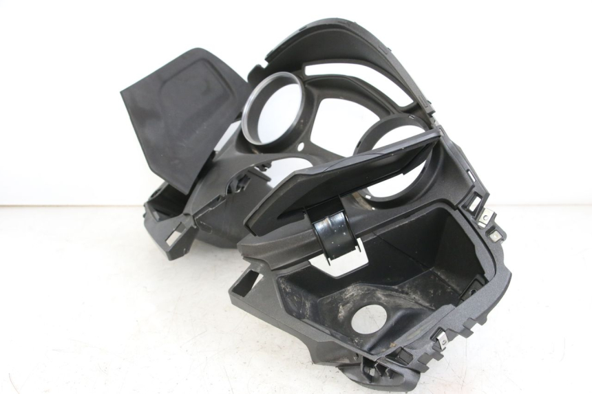 photo de ENTOURAGE COMPTEUR PIAGGIO X10 125 (2012 - 2017) - Vue d’ensemble