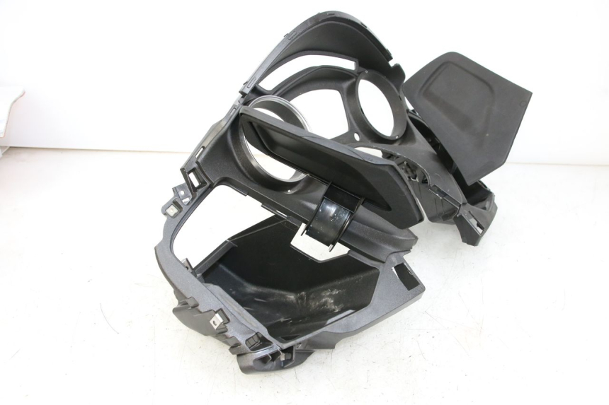 photo de ENTOURAGE COMPTEUR PIAGGIO X10 125 (2012 - 2017) - Points de fixation