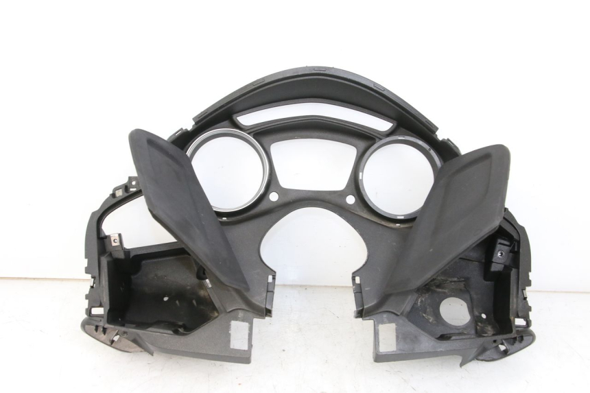 photo de ENTOURAGE COMPTEUR PIAGGIO X10 125 (2012 - 2017) - État de surface