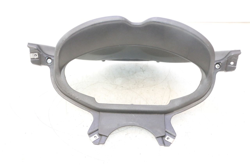 photo de ENTOURAGE COMPTEUR PIAGGIO X8 STREET 125 (2006 - 2007) - Vue principale