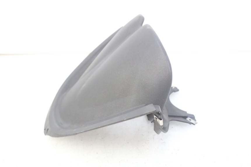 photo de ENTOURAGE COMPTEUR PIAGGIO X8 125 (2004 - 2007) - Zoom état d’usage