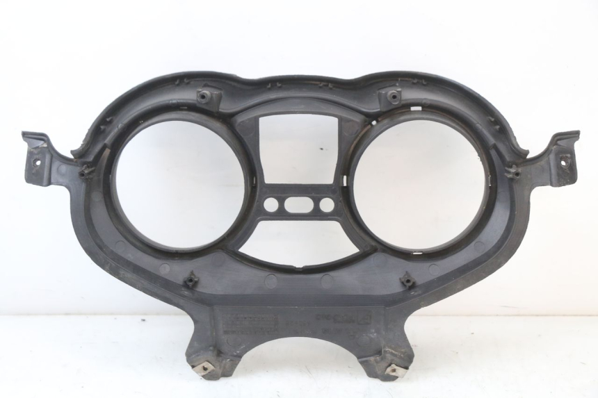 photo de ENTOURAGE COMPTEUR PIAGGIO XEVO - X EVO 125 (2007 - 2017) - Gros plan technique