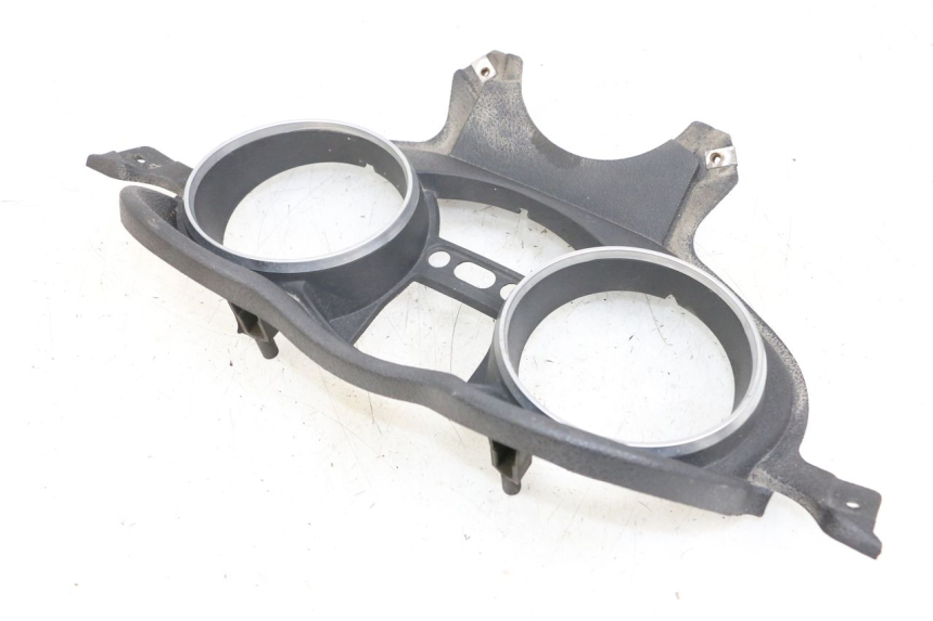 photo de ENTOURAGE COMPTEUR PIAGGIO XEVO - X EVO 125 (2007 - 2017) - Gros plan technique