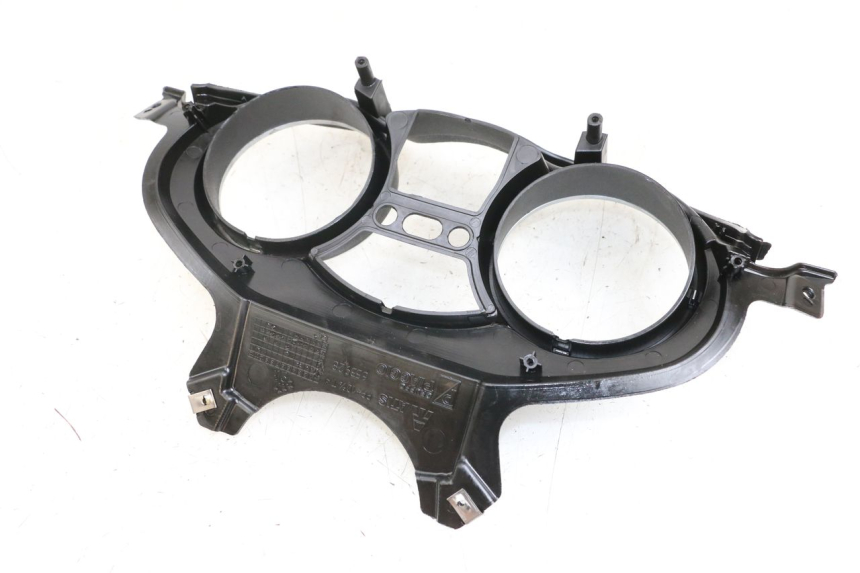 photo de ENTOURAGE COMPTEUR PIAGGIO XEVO - X EVO 125 (2007 - 2017) - Zoom état d’usage