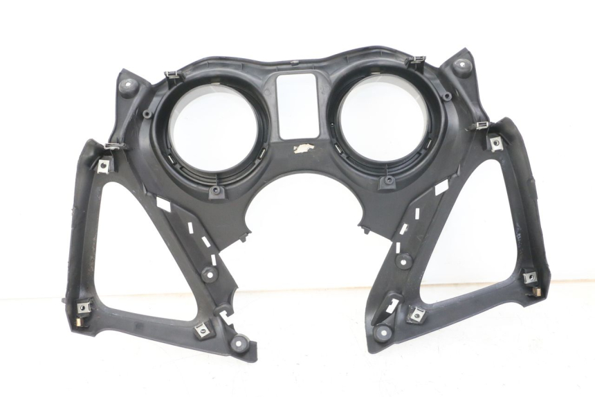 photo de ENTOURAGE COMPTEUR YAMAHA X-MAX XMAX ABS 250 (2010 - 2014) - Gros plan technique