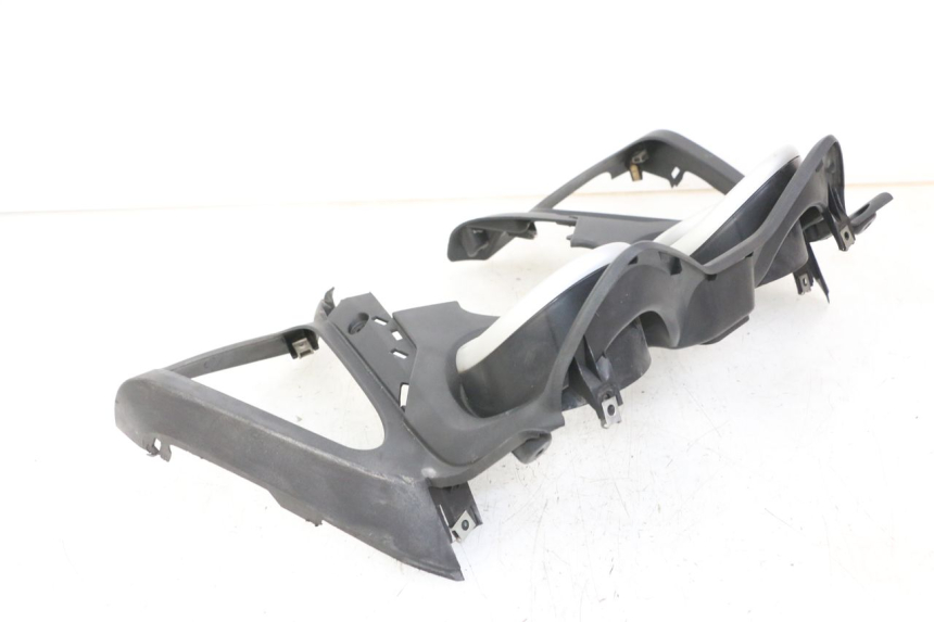 photo de ENTOURAGE COMPTEUR YAMAHA X-MAX XMAX ABS 250 (2010 - 2014) - Points de fixation