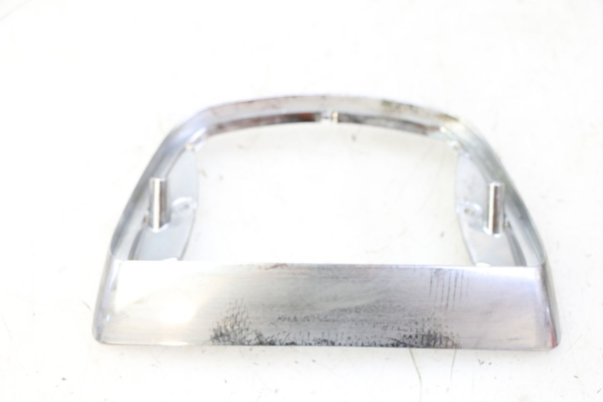 photo de ENTOURAGE FEU ARRIERE PIAGGIO LXV 4T 50 (2009 - 2013) - Autre angle de vue