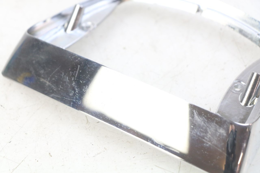 photo de ENTOURAGE FEU ARRIERE PIAGGIO VESPA LX 2T 50 (2005 - 2013) - Zoom état d’usage