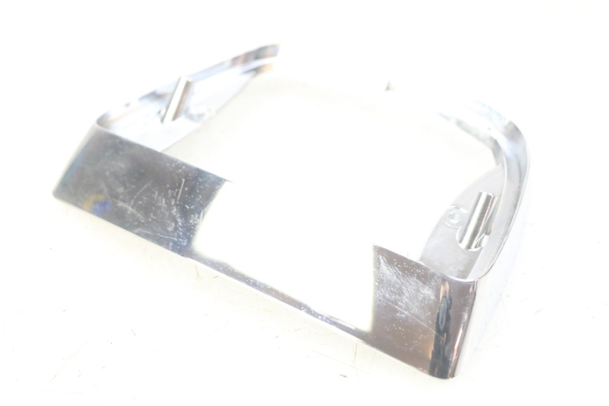 photo de ENTOURAGE FEU ARRIERE PIAGGIO VESPA LX 2T 50 (2005 - 2013) - Autre angle de vue