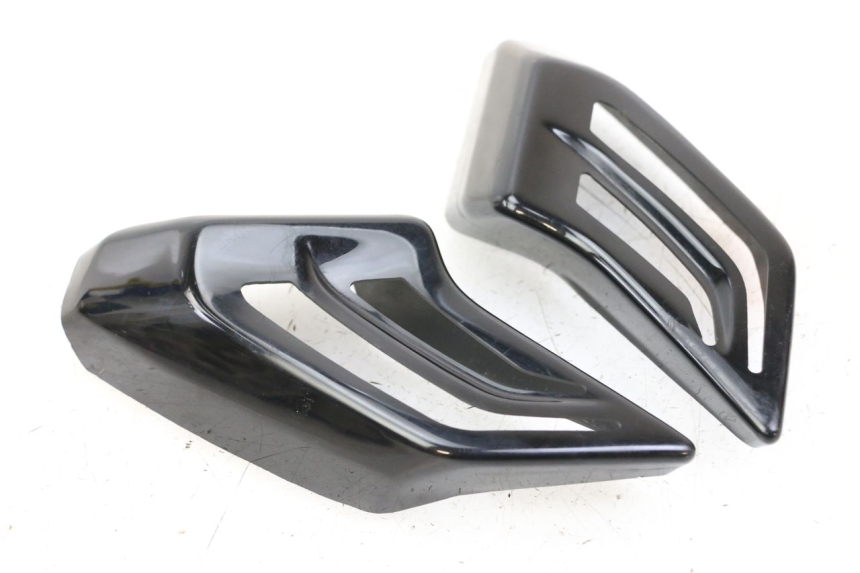 photo de ENTOURAGE FEU ARRIERE YAMAHA YP T-MAX TMAX 530 (2017 - 2020) - Autre angle de vue