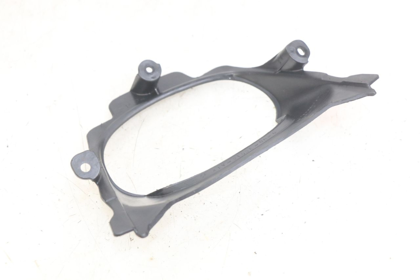 photo de ENTOURAGE FEU ARRIERE YAMAHA YZF R THUNDERCAT 600 (1996 - 2003) - Détail de la pièce