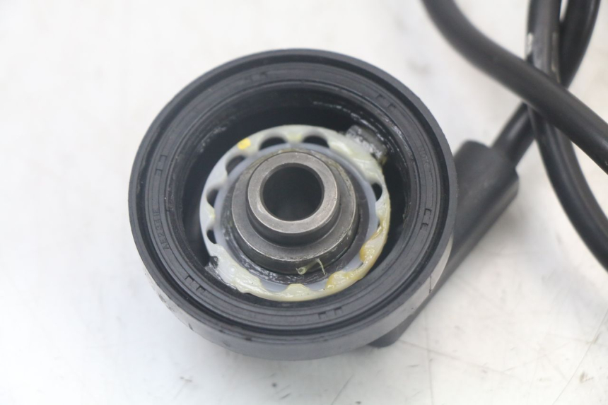 photo de ENTRAINEUR COMPTEUR YAMAHA AEROX 2T 50 (2013 - 2017) - Autre angle de vue