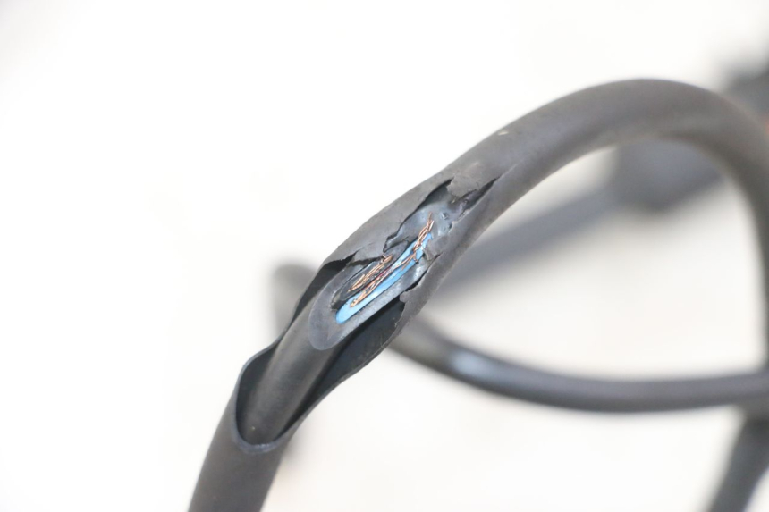 photo de ENTRAINEUR COMPTEUR PEUGEOT ELYSTAR 125 (2002 - 2007) - Points de fixation