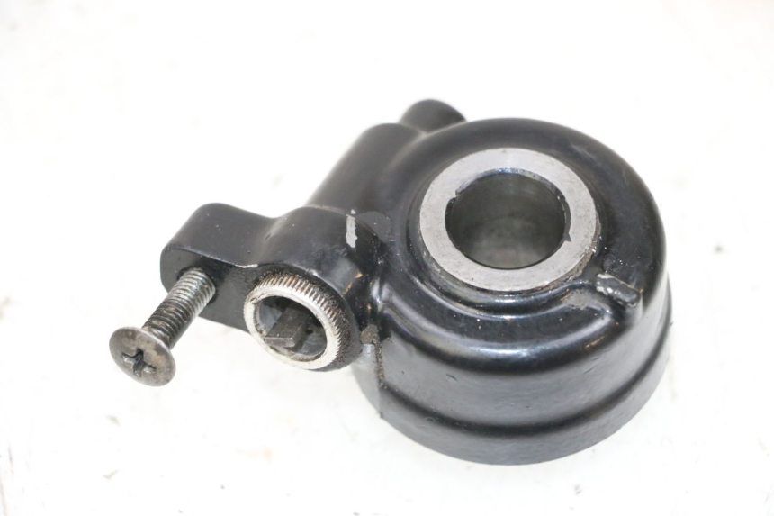 photo de ENTRAINEUR COMPTEUR HONDA NSR R 125 (1994 - 2003) - Gros plan technique