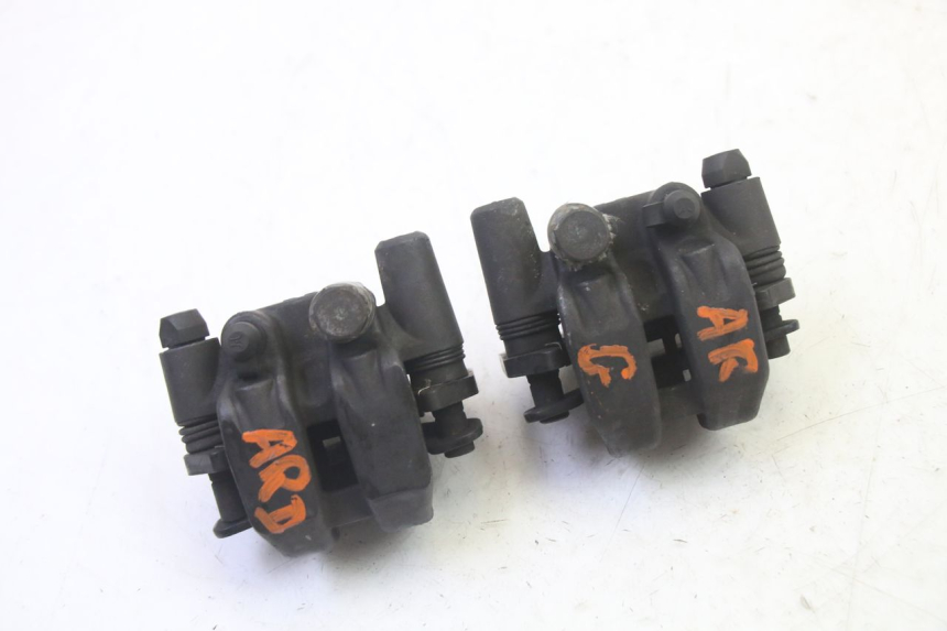 photo de ETRIER FREIN ARRIERE QUADRO 4 4D 350 (2015 - 2018) - Autre angle de vue