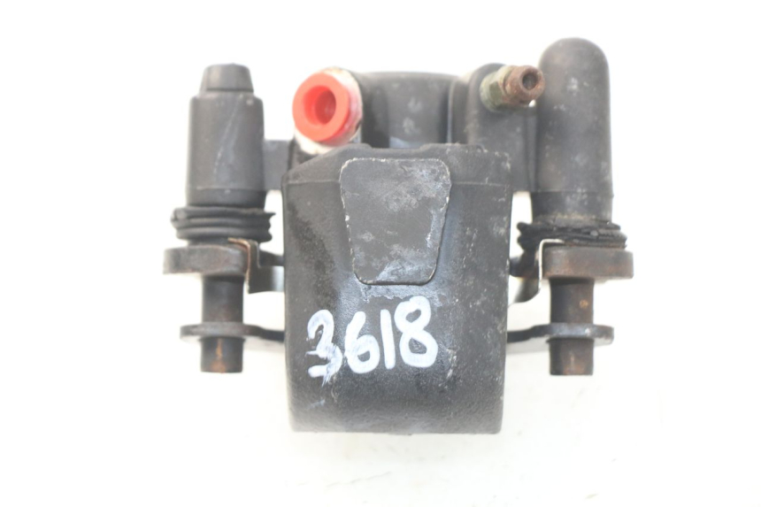 photo de ETRIER FREIN ARRIERE CHINESE QUAD ATV ENFANT 125 - Gros plan technique