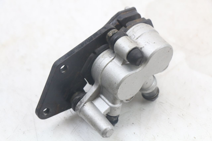 photo de ÉTRIER DE FREIN ARRIÈRE JONWAY AZTRAL 125 (2008 - 2017) - Gros plan technique