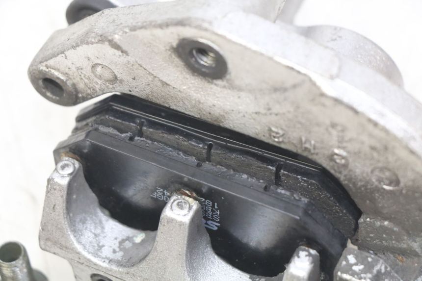 photo de ETRIER FREIN ARRIERE SUZUKI BURGMAN 650 (2002 - 2004) - Zoom état d’usage