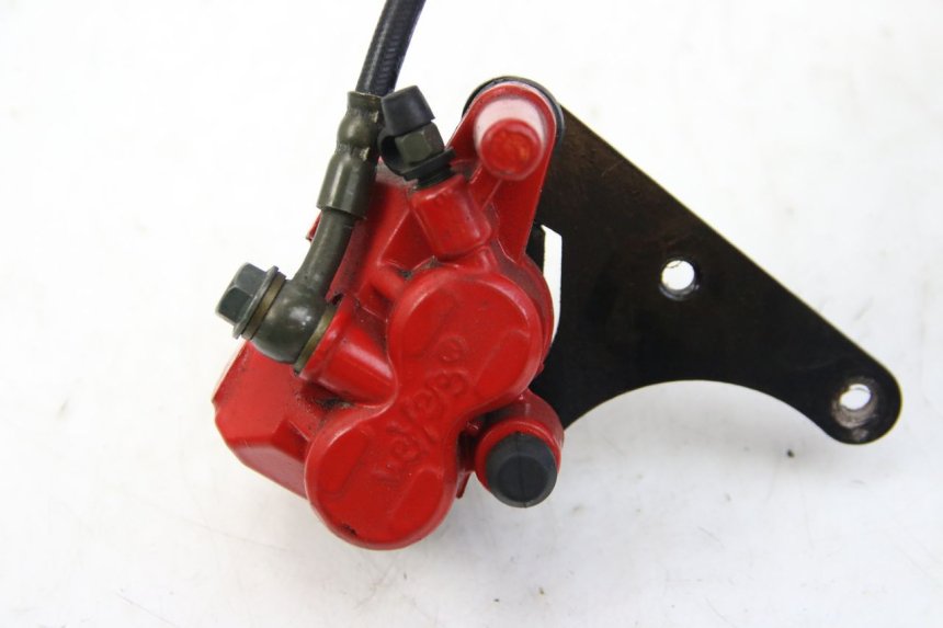 photo de ÉTRIER DE FREIN ARRIÈRE EFUN E2GO 1 (2017 - 2021) - Gros plan technique