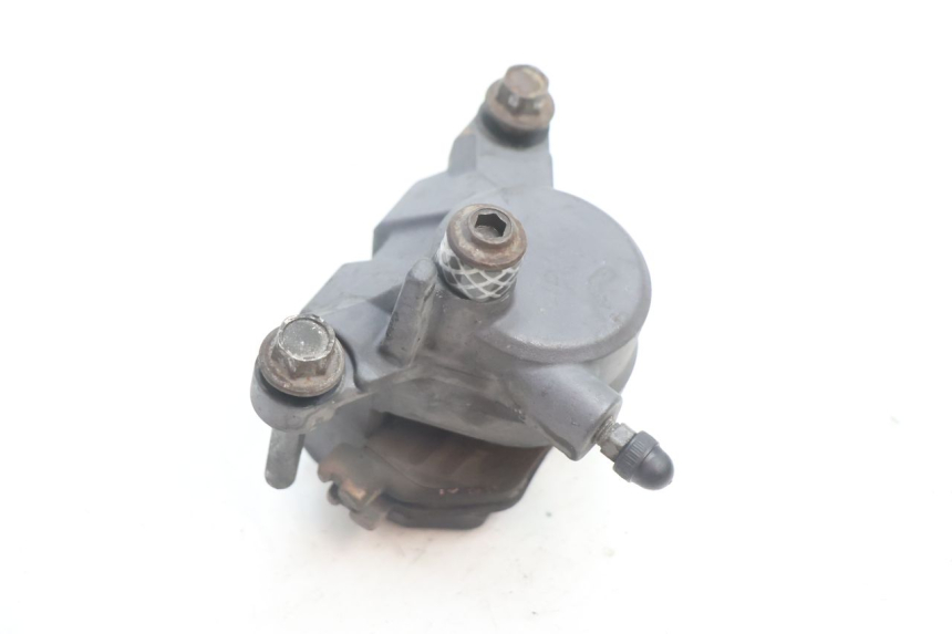 photo de ETRIER FREIN ARRIERE YAMAHA FJR 1300 (2001 - 2005) - Détail de la pièce