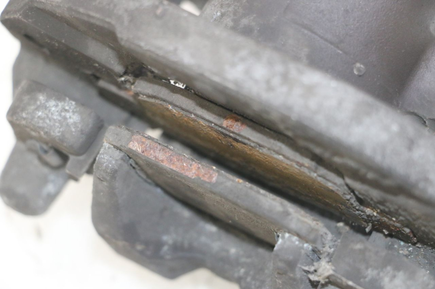 photo de ETRIER FREIN ARRIERE HONDA FORZA ABS 300 (2013 - 2017) - Gros plan technique