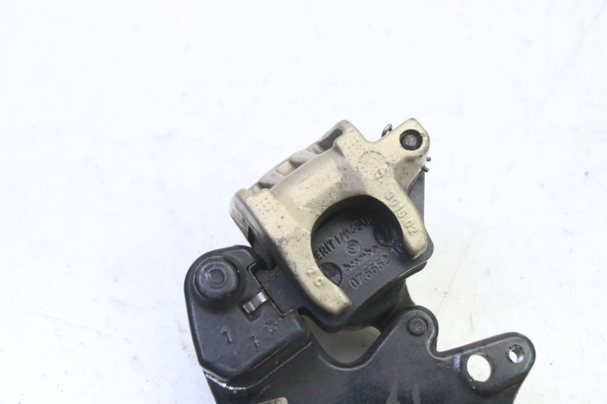 photo de ETRIER FREIN ARRIERE BMW G310 R 310 (2016 - 2020) - Gros plan technique