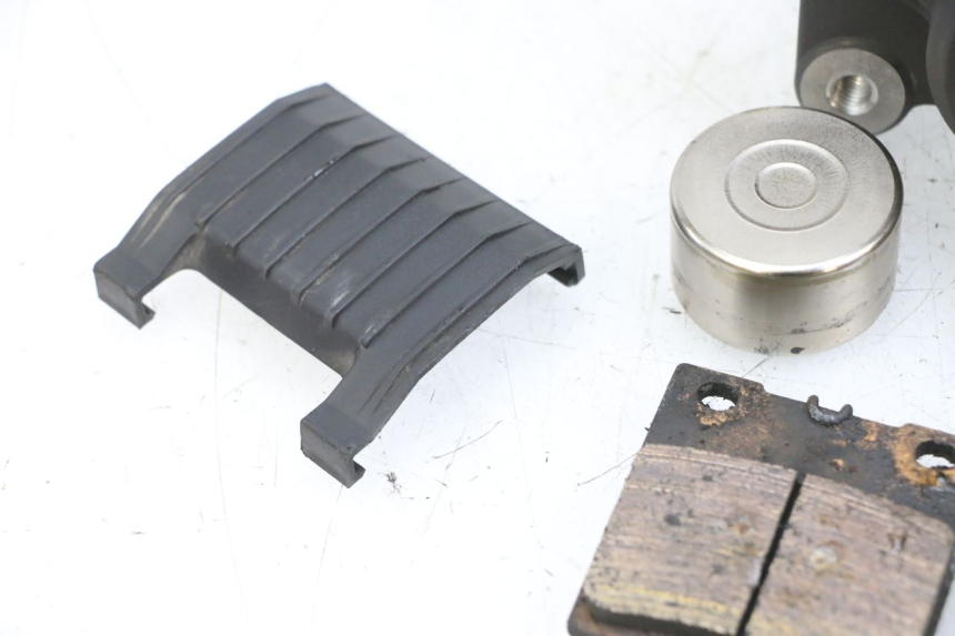 photo de ETRIER FREIN ARRIERE SUZUKI GSF N BANDIT 600 (1996 - 1999) - État de surface