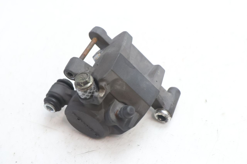 photo de ETRIER FREIN ARRIERE SUZUKI GSR 600 (2005 - 2012) - Zoom état d’usage