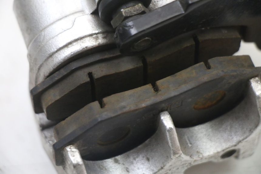 photo de ETRIER FREIN ARRIERE LONGJIA SHARPY 125 (2020 - 2024) - Vue d’ensemble