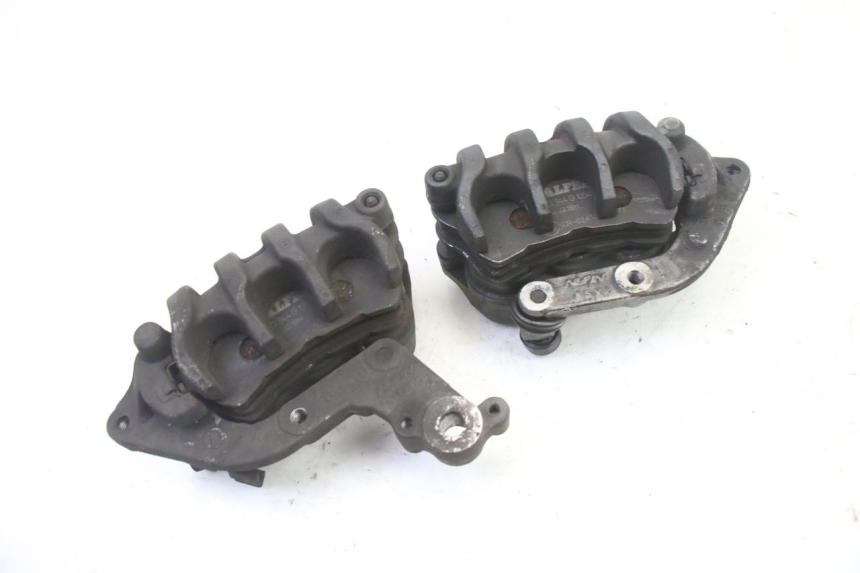 photo de ETRIER FREIN ARRIERE HONDA NTV DEAUVILLE ABS 700 (2007 - 2016) - Gros plan technique