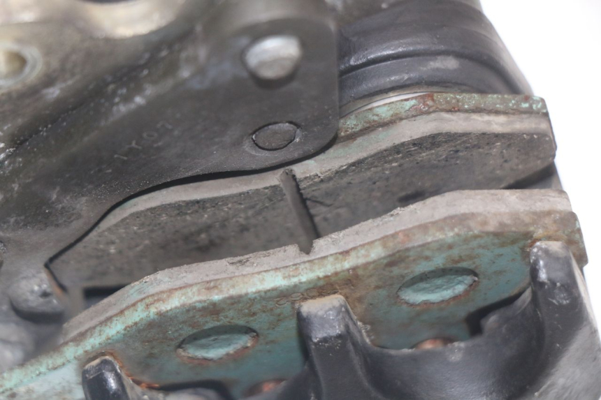 photo de ETRIER FREIN ARRIERE PIAGGIO BEVERLY 125 (1998 - 2005) - Points de fixation