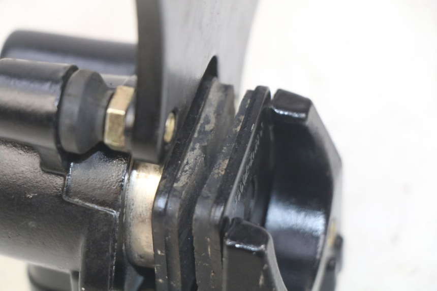 photo de ÉTRIER DE FREIN ARRIÈRE APOLLO RFZ 125 - Zoom état d’usage