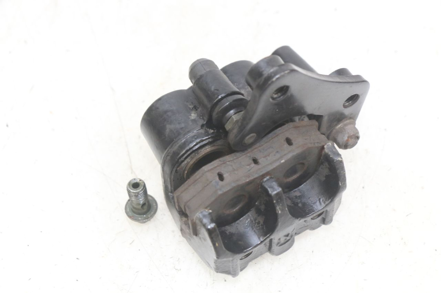 photo de ÉTRIER DE FREIN ARRIÈRE YAMASAKI ROADSTER 50 (2013 - 2018) - Détail de la pièce