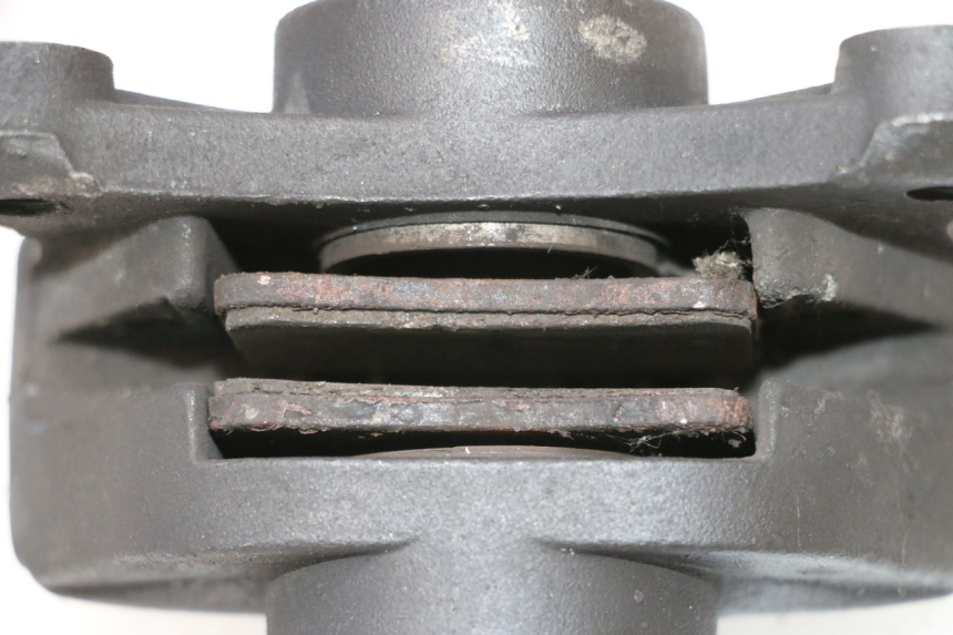 photo de ETRIER FREIN ARRIERE PEUGEOT SATELIS COMPRESSOR K15 125 (2006 - 2009) - Autre angle de vue