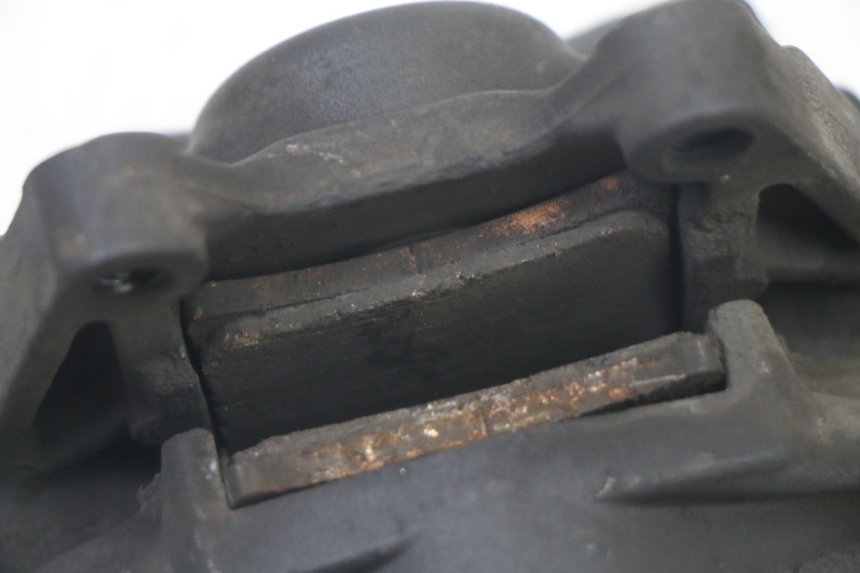 photo de ETRIER FREIN ARRIERE APRILIA SCARABEO GT TOURING 125 (1999 - 2005) - Points de fixation