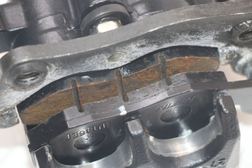 photo de ÉTRIER DE FREIN ARRIÈRE TRIUMPH SPEED TRIPLE T301 900 (1994 - 1996) - Vue d’ensemble